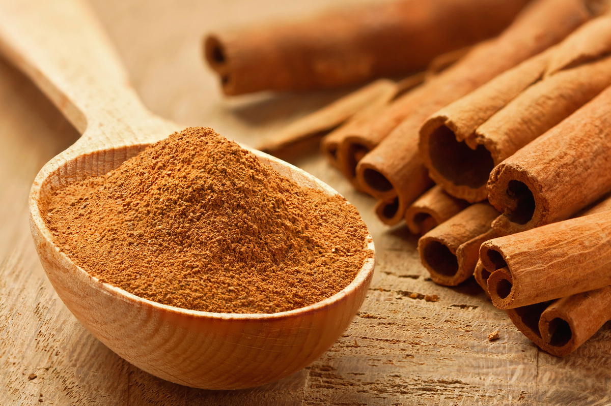 Image of a spoonful of cinnamon