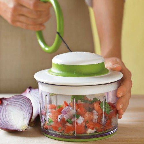 https://homegymr.com/wp-content/uploads/2016/09/Woman-Using-Vegetable-Chopper.jpg